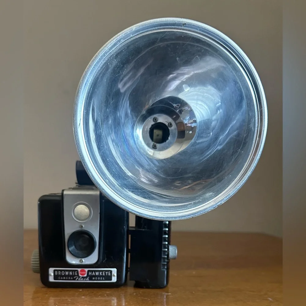 Vintage Kodak Brownie Hawkeye Flash Outfit Model Camera